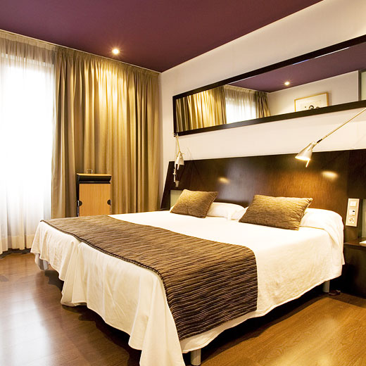 best room on rent in munirka, best room on rent in delhi